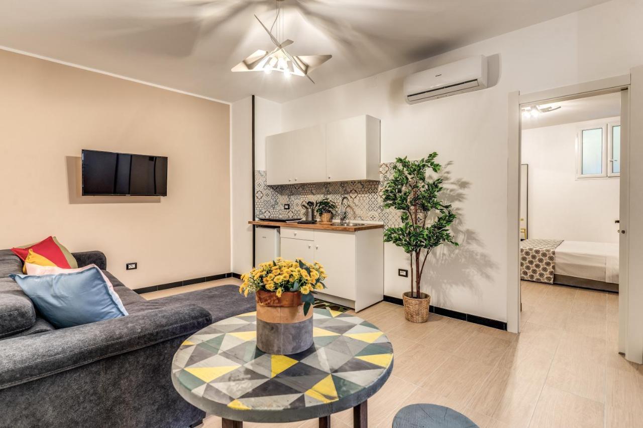 The Quarters Naples Apartments מראה חיצוני תמונה