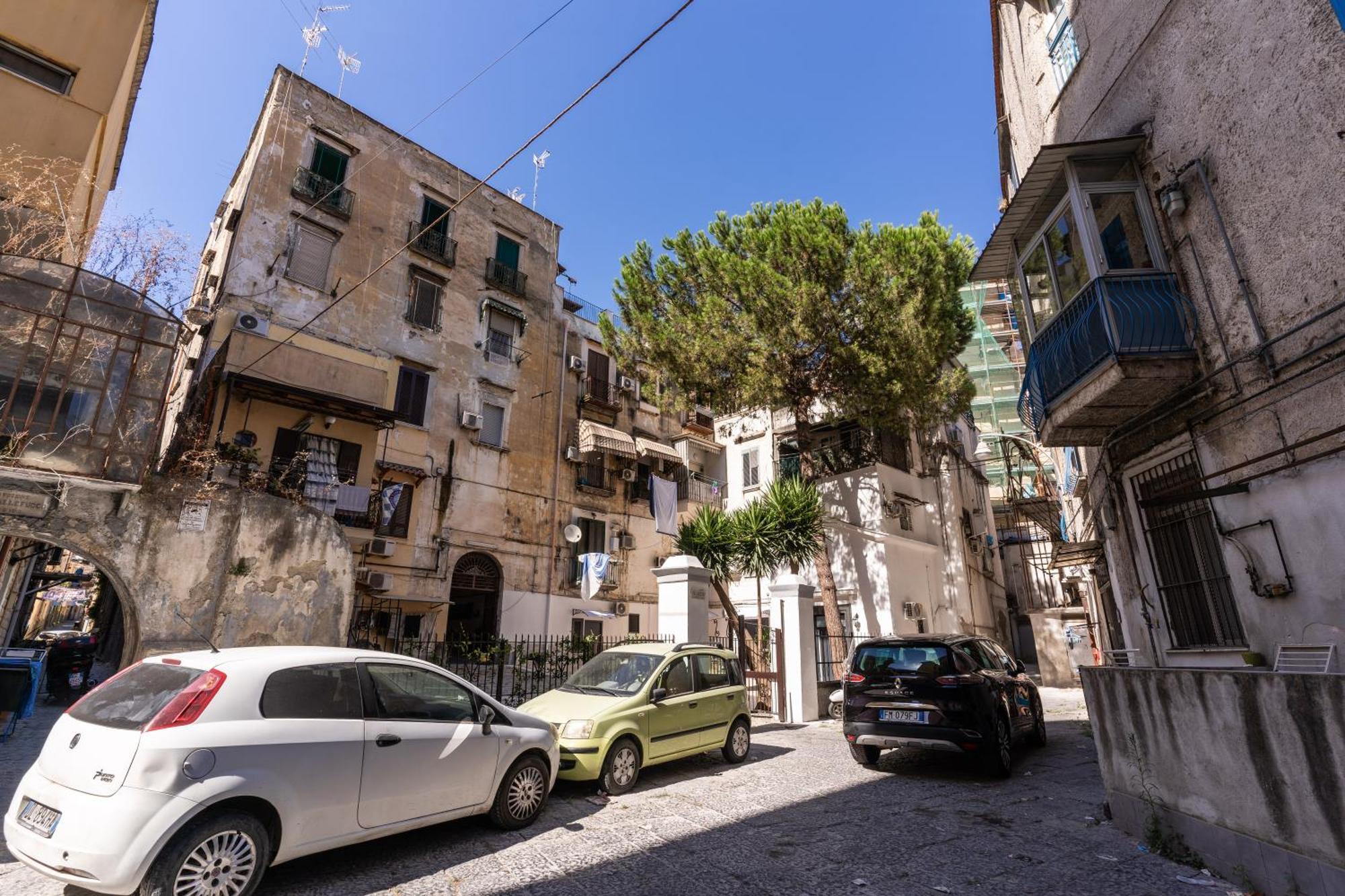 The Quarters Naples Apartments מראה חיצוני תמונה